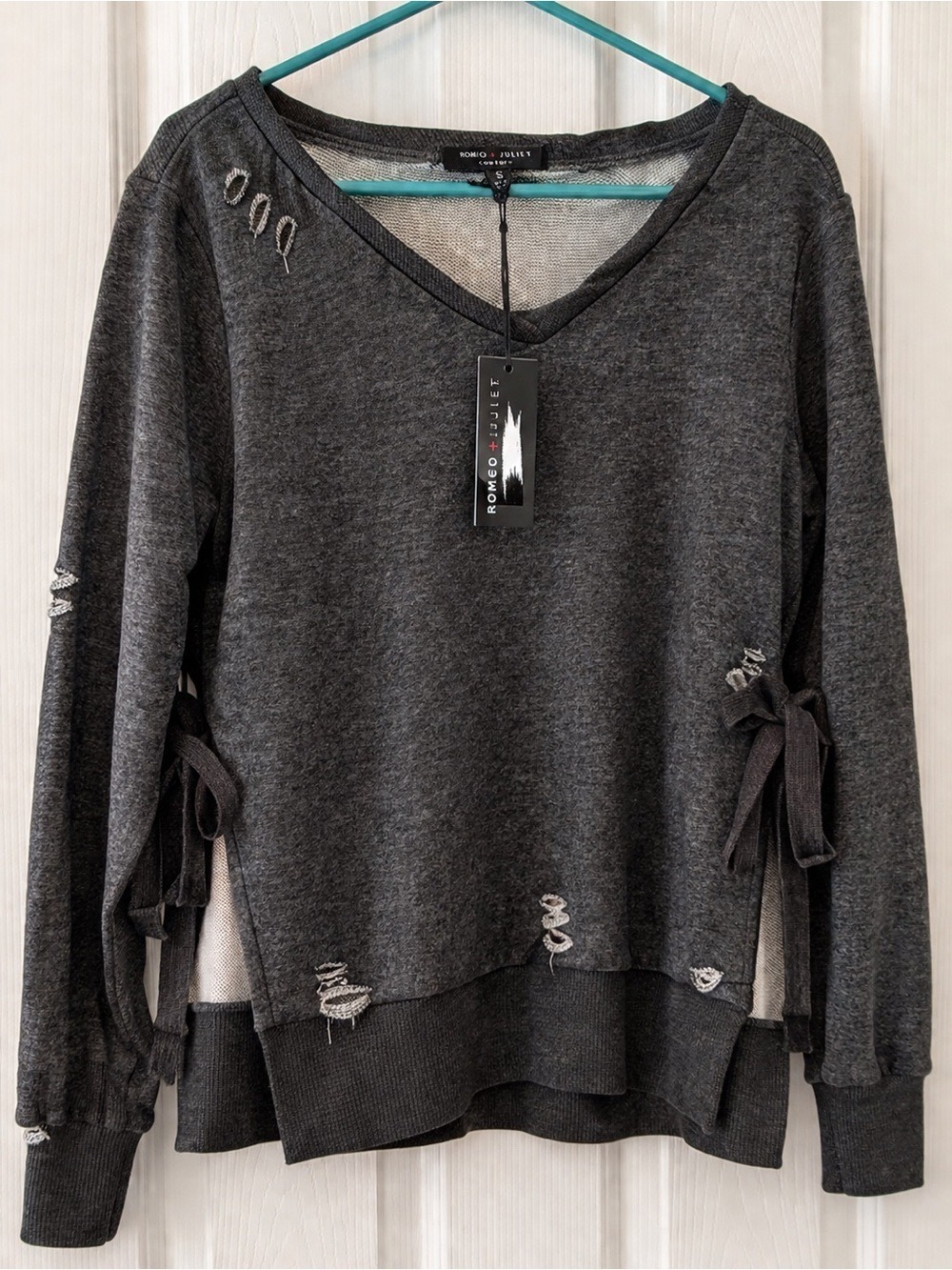 Romeo & Juliet Distressed Sweatshirt NWT Small Gray V Neck Raw Hem Tie Sleeve
